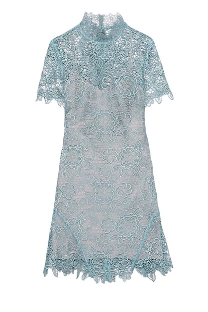 Minivestido de encaje de Self Portrait. Disponible en Net-a-porter por 287 euros.