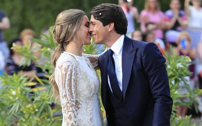 María Pombo y Pablo Castellano durante su boda en Santander, el 22 de junio.