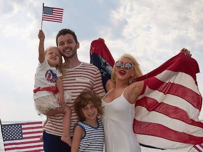 Christina Aguilera y su familia celebran el 4 de julio.