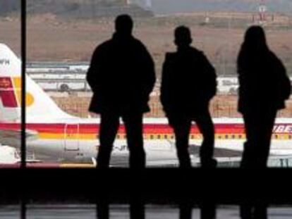 Imagen del aeropuerto de Barajas con aviones de Iberia