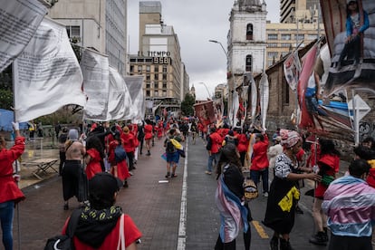 El proyecto de Ley Integral Trans fue creado por colectivos y organizaciones de base comunitaria, activistas independientes y redes de familias y de apoyo de todas las regiones del país.