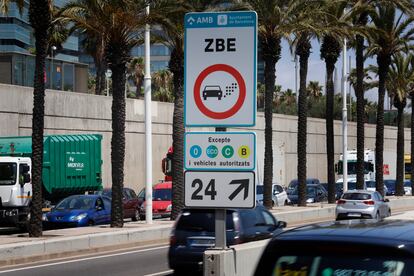 Señalización de la Zona de Bajas Emisiones, en Barcelona.