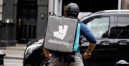 El repartidor de Deliveroo. 