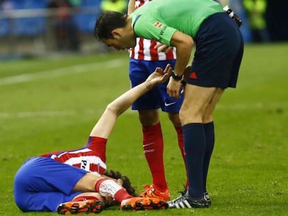 Tiago, tras lesionarse ante el Espanyol.