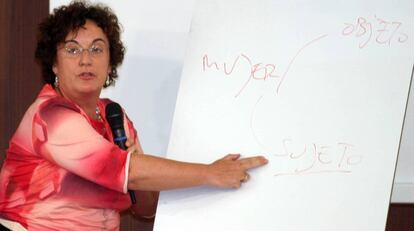 Mar&iacute;a Luisa Balaguer, durante unas jornadas sobre la mujer en el Parlamento andaluz.