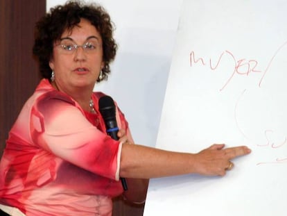 Mar&iacute;a Luisa Balaguer, durante unas jornadas sobre la mujer en el Parlamento andaluz.