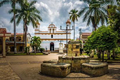 Plaza de Copán Ruinas, población situada a un kilómetro del parque arqueológico de Copán.