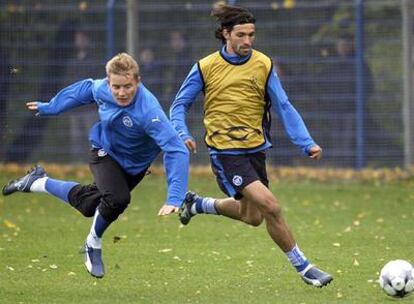 Danny, a la derecha, y Hubocan, durante el entrenamiento de ayer del Zenit.