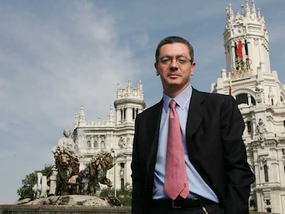 El alcalde de Madrid, Alberto Ruiz-Gallardón, en la plaza de Cibeles.