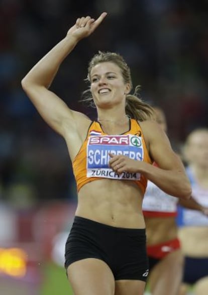 Dafne Schippers celebra la victoria en la final de los 200m