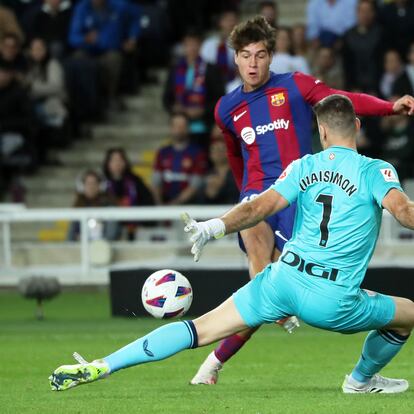 Marc Guiu scores during the match between FC Barcelona and Athletic Club corresponding to the week 10 of LaLiga EA Sports , played at the Olympic Stadium Lluis Companys, in Barcelona, on 22th October 2023. (Photo by Joan Valls/Urbanandsport /NurPhoto via Getty Images)