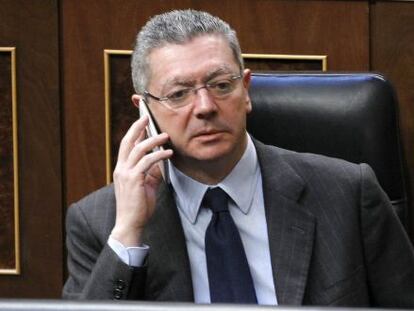 El ministro de Justicia durante el pleno del Congreso que vota la reforma de la justicia universal.