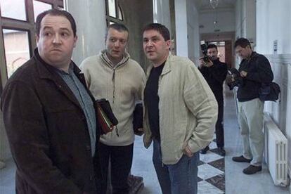 Barrena, Morcillo y Otegi tras una rueda de prensa en 2003.