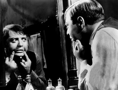 Tampoco puso la vista la Academia en el cine de Fritz Lang, hoy considerado genio incontestable. Varias de sus películas son clásicos. Fue uno de los precursores del 'noir' y del propio Hitchcock.  En la imagen, fotograma de 'M, el vampiro de Düsseldorf' (1931)
