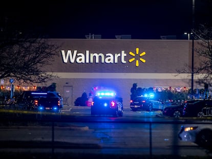 Police respond to the scene of a mass shooting at a Chesapeake Walmart on Tuesday.