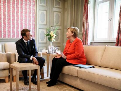 Emmanuel Macron y Angela Merkel, en junio de 2018 en Meseberg (Alemania).