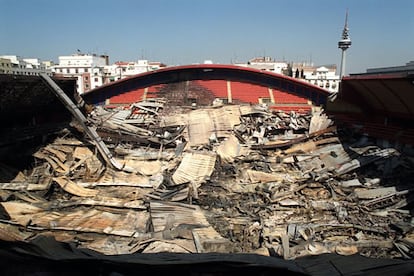 El resultado del incendio fue la destrucción, prácticamente en su totalidad, de la estructura del edificio.