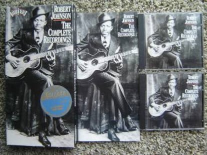 Estuche y discos de las grabaciones de Robert Johnson, que vendieron más de dos millones de copias.