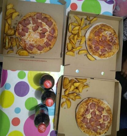 Tres pizzas recogidas dos alumnos de renta de inserción mínima.