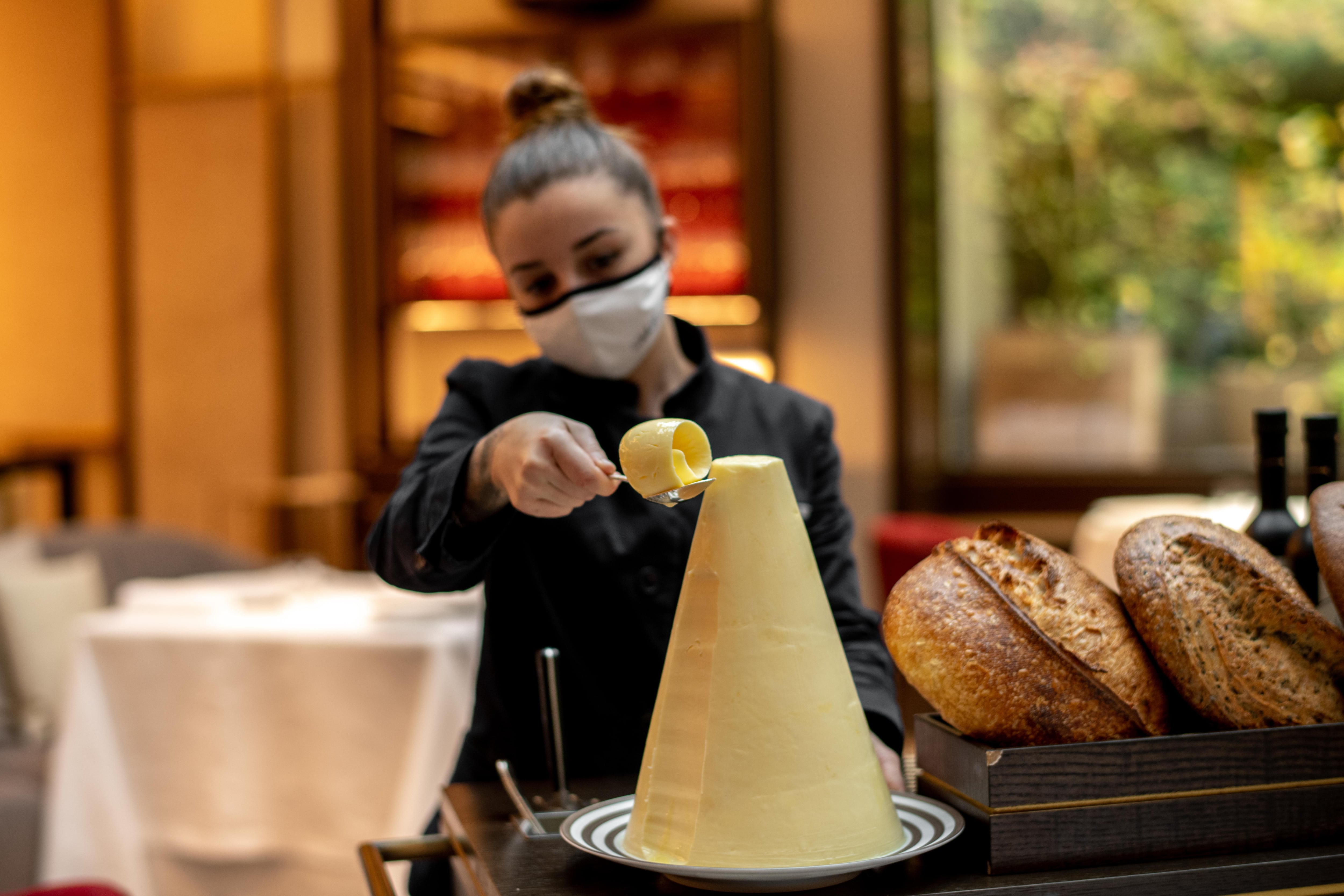 Cómo ha pasado la mantequilla de ser casi un alimento a evitar a convertirse en objeto de deseo