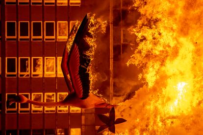 Detalle de la Cremá de la falla del ayuntamiento de Valencia.