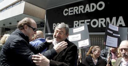 El l&iacute;der municipal socialista, en el acto de ayer en defensa de los cines.