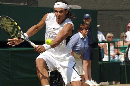 Rafa Nadal, durante su partido contra Andre Agassi.