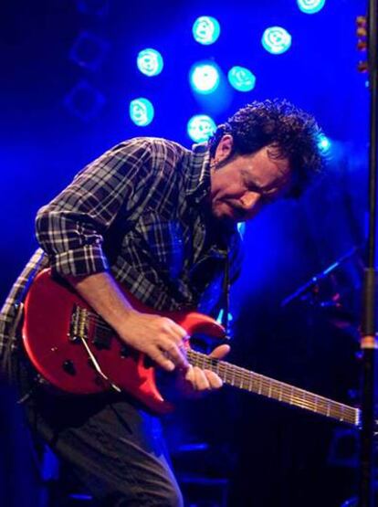 El guitarrista Steve Lukather.