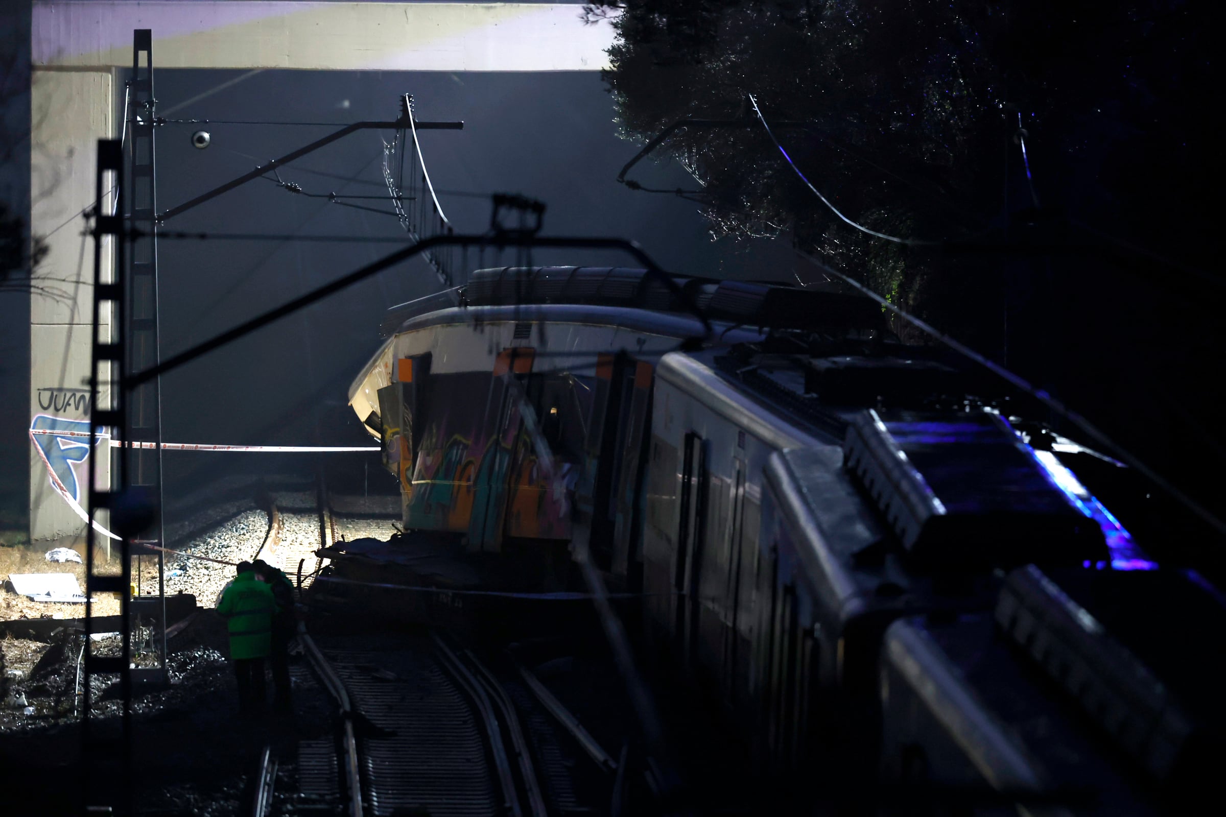 Adif aumenta la velocità su parte della linea Madrid‑Barcelona mentre incidenti ferroviari a Barcellona e Adamuz causano sospensioni e feriti