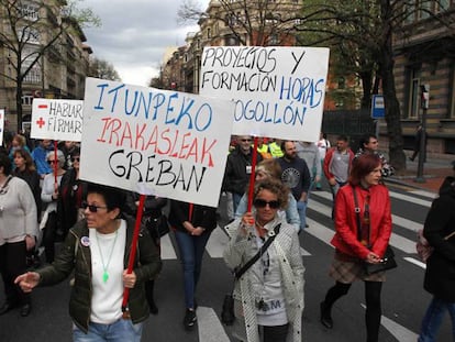 Profesores de la concertada en una manifestación en Bilbao.