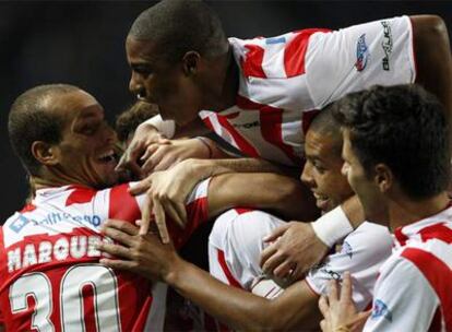 Varios jugadores del Leixoes celebran un gol.