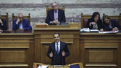 Kyriakos Mitsotakis, durante su intervención en el Parlamento griego, este sábado.