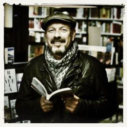 Javier Ruibal en la librería La Central de Callao.