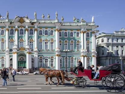 Fachada del palacio de Invierno, residencia oficial de los zares entre 1732 y 1917. 
