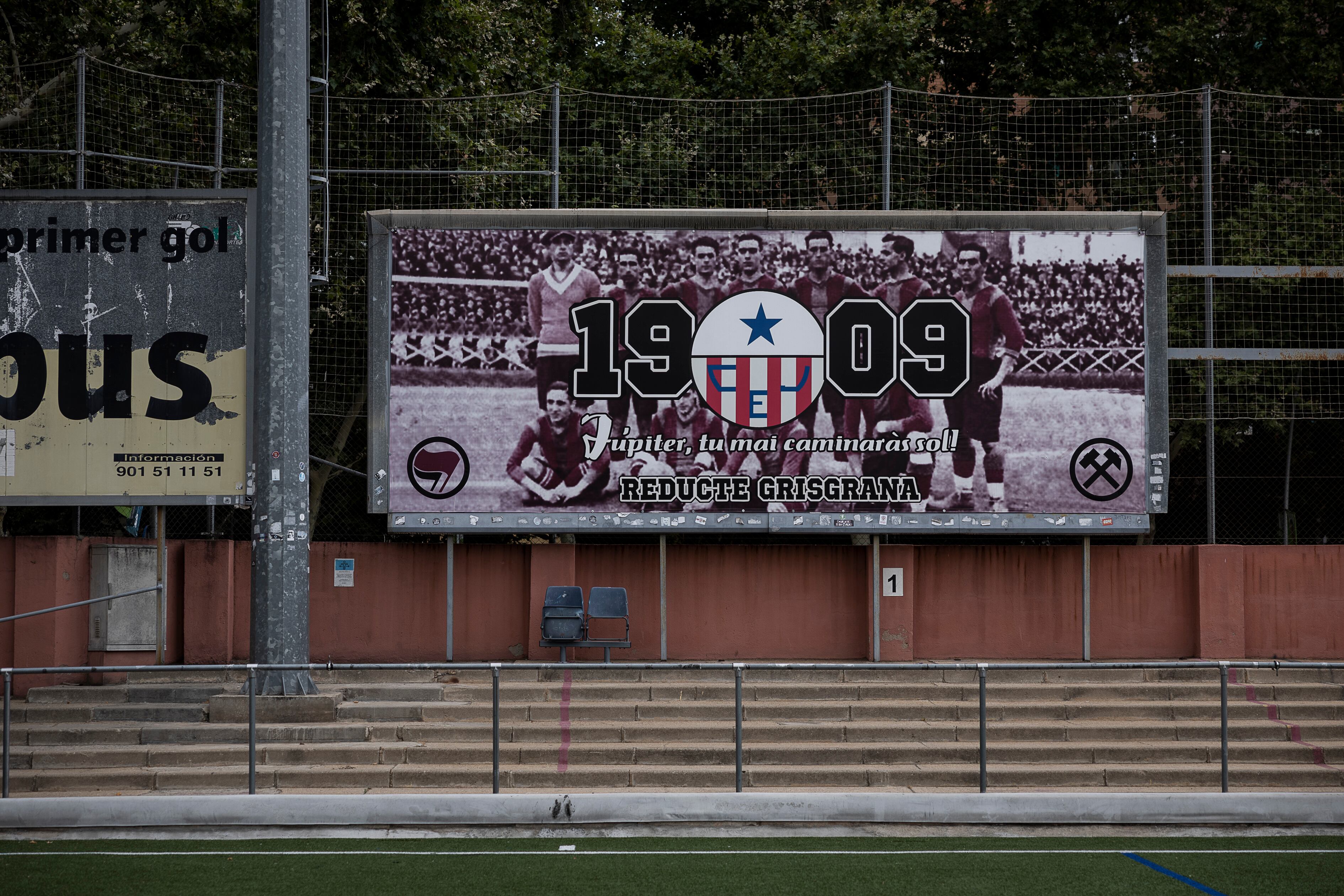 En la imagen, el campo de fútbol del CE Júpiter, situado en el barrio de La Verneda