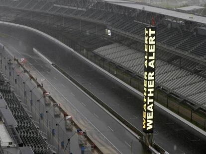 Vista del circuito de Indianápolis un día de lluvia.