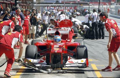 El piloto español Fernando Alonso,durante la primera tanda de entrenamientos libres del Gran Premio de España.
