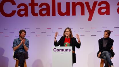 La diputada Jéssica Albiach, junto con Ernest Urtasun y Jaume Asens en un acto del partido.