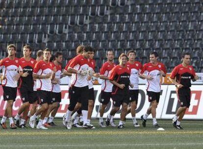 Los jugadores del Athletic de Bilbao en el entrenamiento en Berna (Suiza).