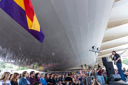 El exlíder de Podemos, Pablo Iglesias, este viernes bajo el Puente de la Exposición de valencia, en el mitin de Unides Podem.