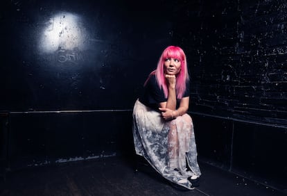 La escritora Diana Aller en la sala Wurlitzer Ballroom, en Madrid, el 5 de junio de 2025. 
