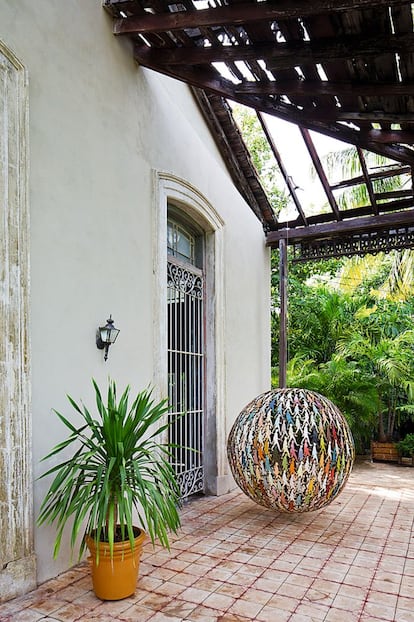 Inspiración. Todas las habitaciones tienen vistas al jardín, donde se ubica el estudio del artista.