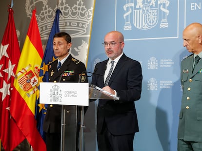 El jefe superior de Policía de Madrid, Manuel Soto, el delegado del Gobierno en Madrid, Francisco Martín, y el general jefe de la Zona de Madrid de la Guardia Civil, José Antonio Berrocal, durante la rueda de prensa.