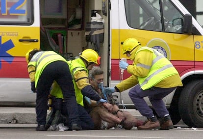 A las 09.45, dos horas después de la última explosión, más de 1.500 heridos ya habían sido trasladados a diferentes centros. En las evacuaciones fueron utilizadas ambulancias y vehículos de particulares.