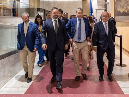 Santiago Abascal, en Valencia, para asistir a la sesión constitutiva de la XI Legislatura en Les Corts, el lunes.