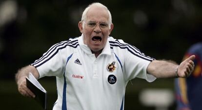 Luis Aragonés durante un entrenamiento de la Selección.