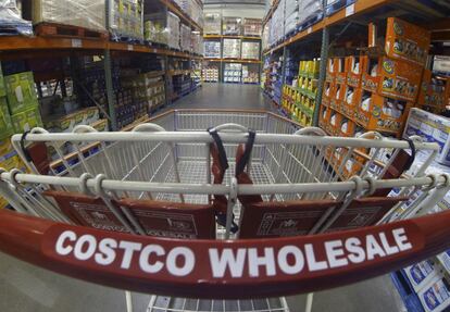 Carrito de la cadena de descuento Costco