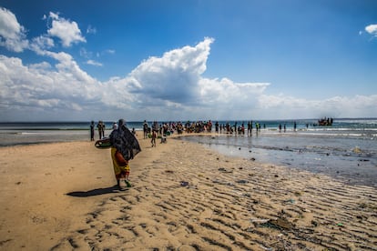 Desplazados que huyen de la violencia en la provincia de Cabo Delgado, al norte de Mozambique.