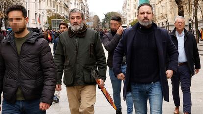 Abascal, a la derecha, se dirigía el 9 de marzo a una concentración contra el PSOE en Madrid.