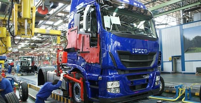 L&iacute;nea de montaje de Iveco en Madrid.